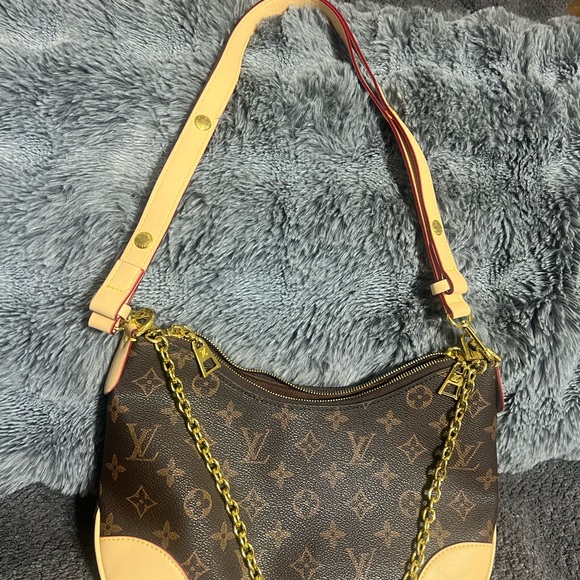Fashion Inspired Brown Monogram Shoulder Bag: Convertable to crossbody - Picture 2 of 16